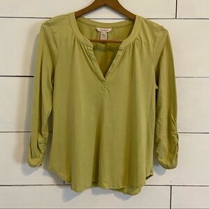 Sundance 3/4 Ruched Sleeves Split Neck Top. Size Medium. EUC
